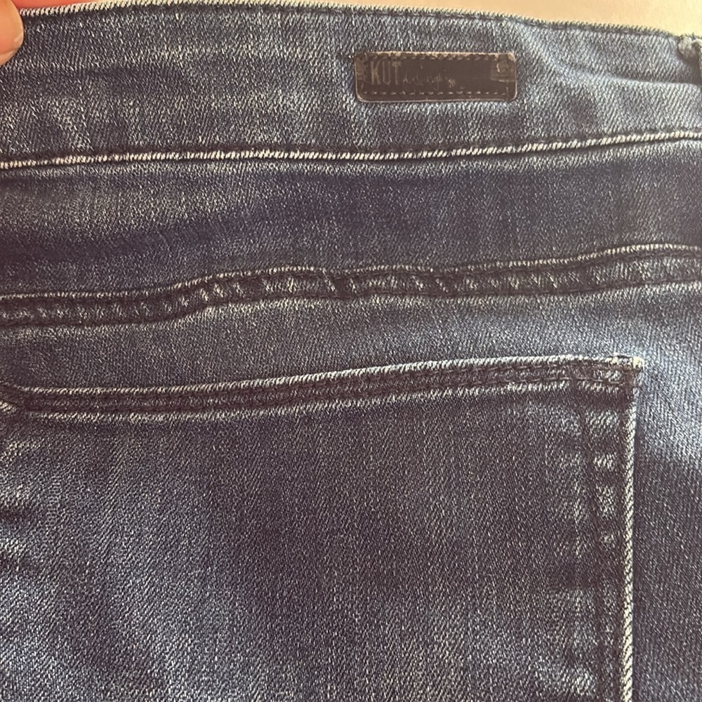 Kut from the Kloth - Baby Bootcut Women's Jeans. Size 14 - Picture 13 of 13